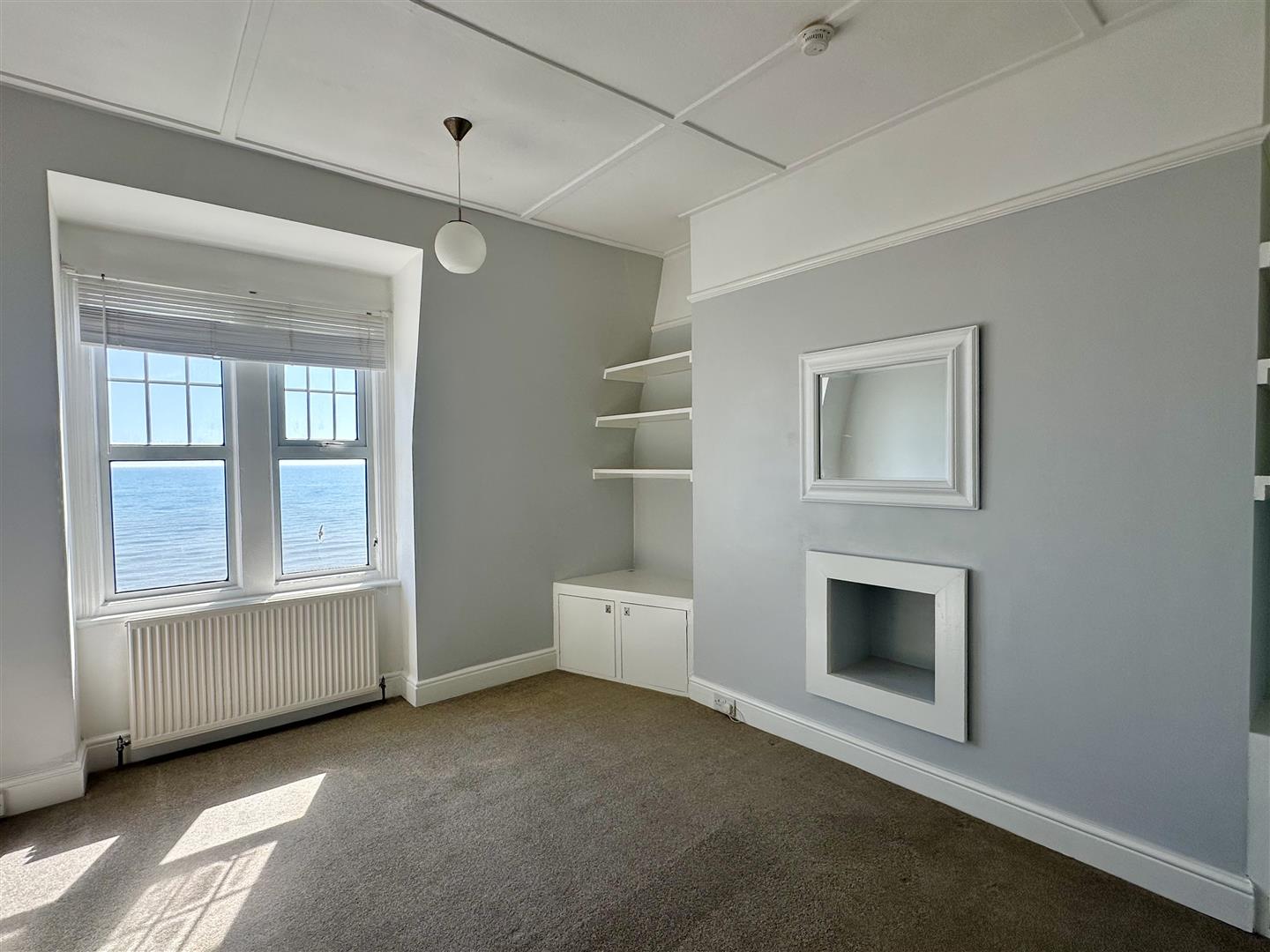 3 bed property in De La Warr Parade, Bexhill-On-Sea